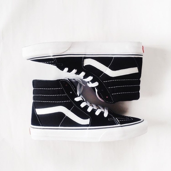 Vans Shoes - 🏁 High top “Sk8-Hi” Vans 🏁
